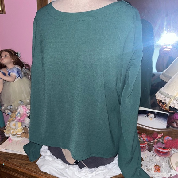 Woman’s Forest Green Blouse w/Bell Sleeves - Picture 1 of 5
